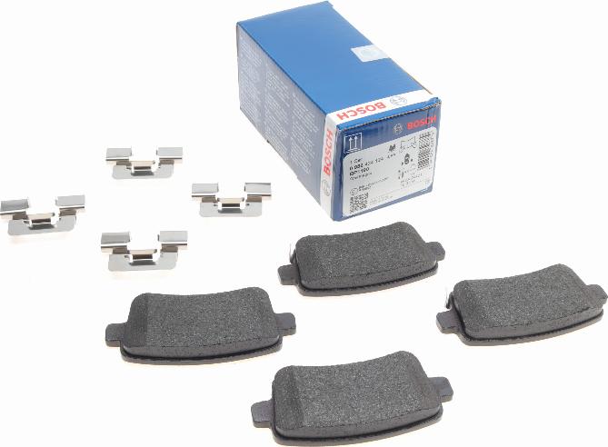 BOSCH 0 986 424 124 - Тормозные колодки, дисковые, комплект onlydrive.pro