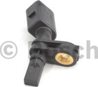 BOSCH 0 986 594 501 - Sensor, wheel speed onlydrive.pro