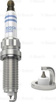 BOSCH 0 242 140 521 - Свеча зажигания onlydrive.pro