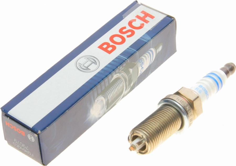 BOSCH 0 242 240 635 - Aizdedzes svece onlydrive.pro