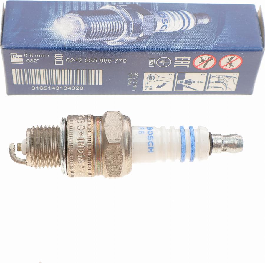 BOSCH 0 242 235 665 - Aizdedzes svece onlydrive.pro