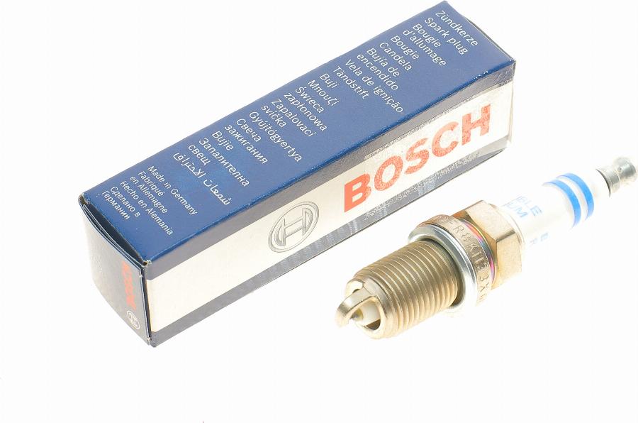 BOSCH 0 242 230 528 - Свеча зажигания onlydrive.pro