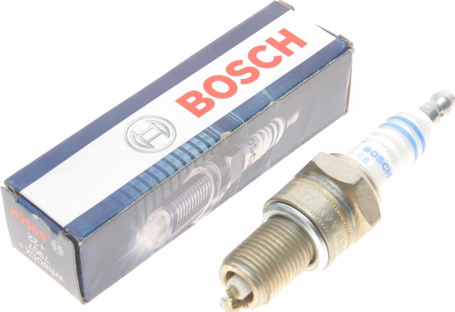 BOSCH 0 242 229 687 - Uždegimo žvakė onlydrive.pro