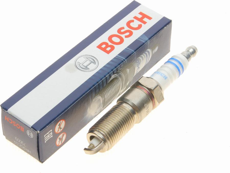 BOSCH 0 242 225 668 - Uždegimo žvakė onlydrive.pro