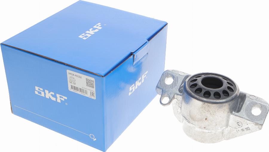 SKF VKDA 40132 - Опора стойки амортизатора, подушка onlydrive.pro