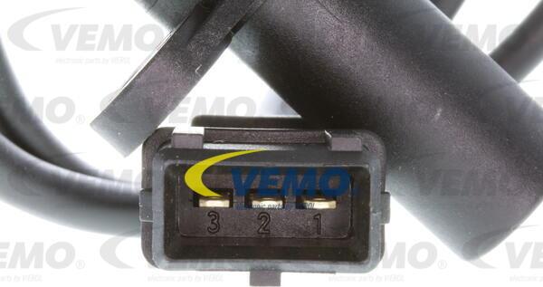 Vemo V40-72-0303 - Sensor, crankshaft pulse onlydrive.pro