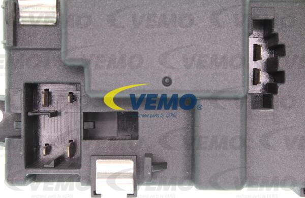 Vemo V10-79-0023 - Regulator, passenger compartment fan onlydrive.pro