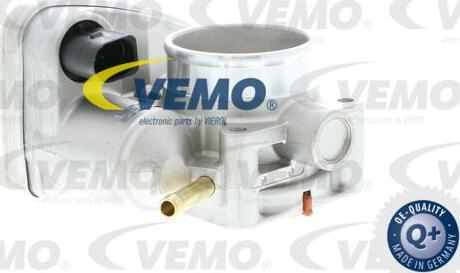 Vemo V20-81-0006 - Droseļvārsta pievada stiprinājums onlydrive.pro